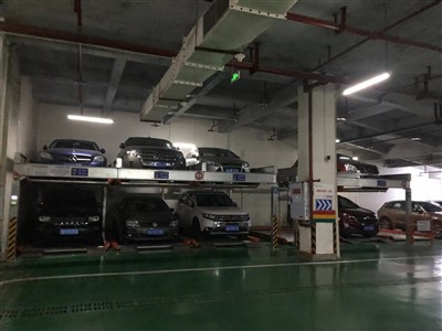 Hef-/schuifparkeersysteem met 2 niveaus